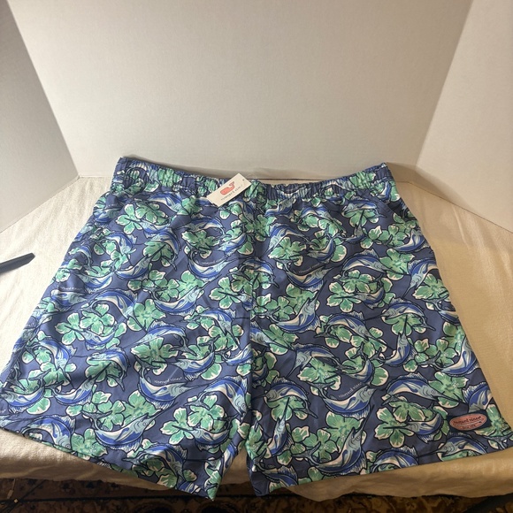 Vineyard Vines Martha's Vineyard Marlin Flowers Chappy Swim Trunks Size XL NEW - Picture 1 of 9
